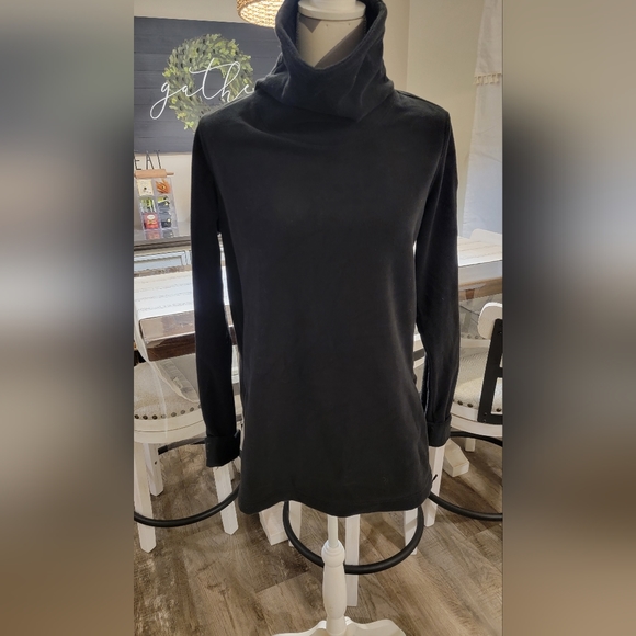 Nike Sweaters - NIKE THERMA FLEECE DRI FIT TURTLENECK  SWEATER SIZE MEDIUM BLACK